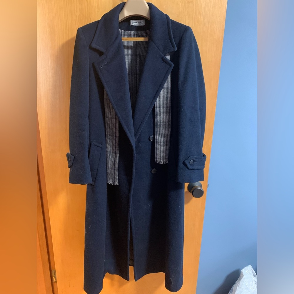 Vintage!! Women’s size 6 wool overcoat. Brand new!